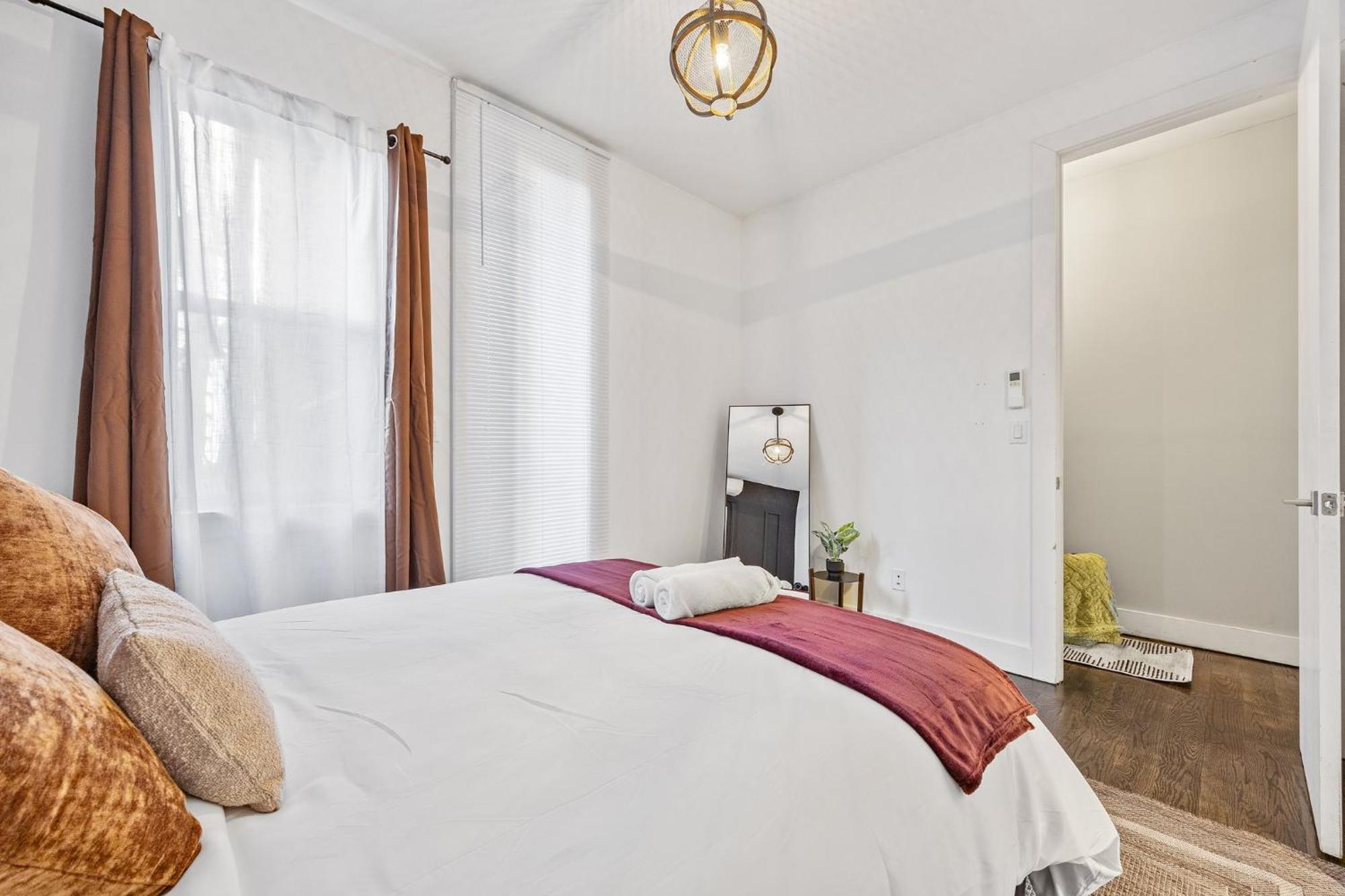 Mid-century 5br And 5 Baths W Ps5 & Laundry Pangsapuri New York