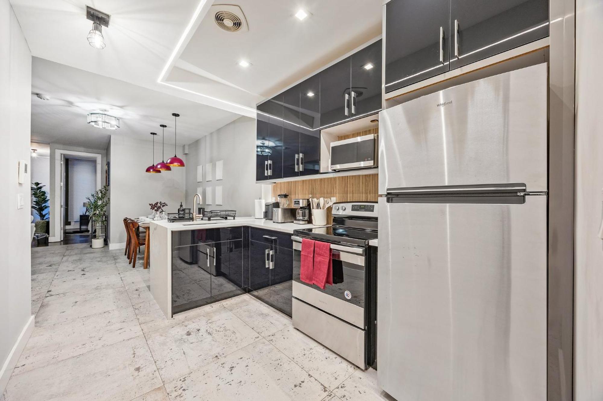 Mid-century 5br And 5 Baths W Ps5 & Laundry Pangsapuri New York